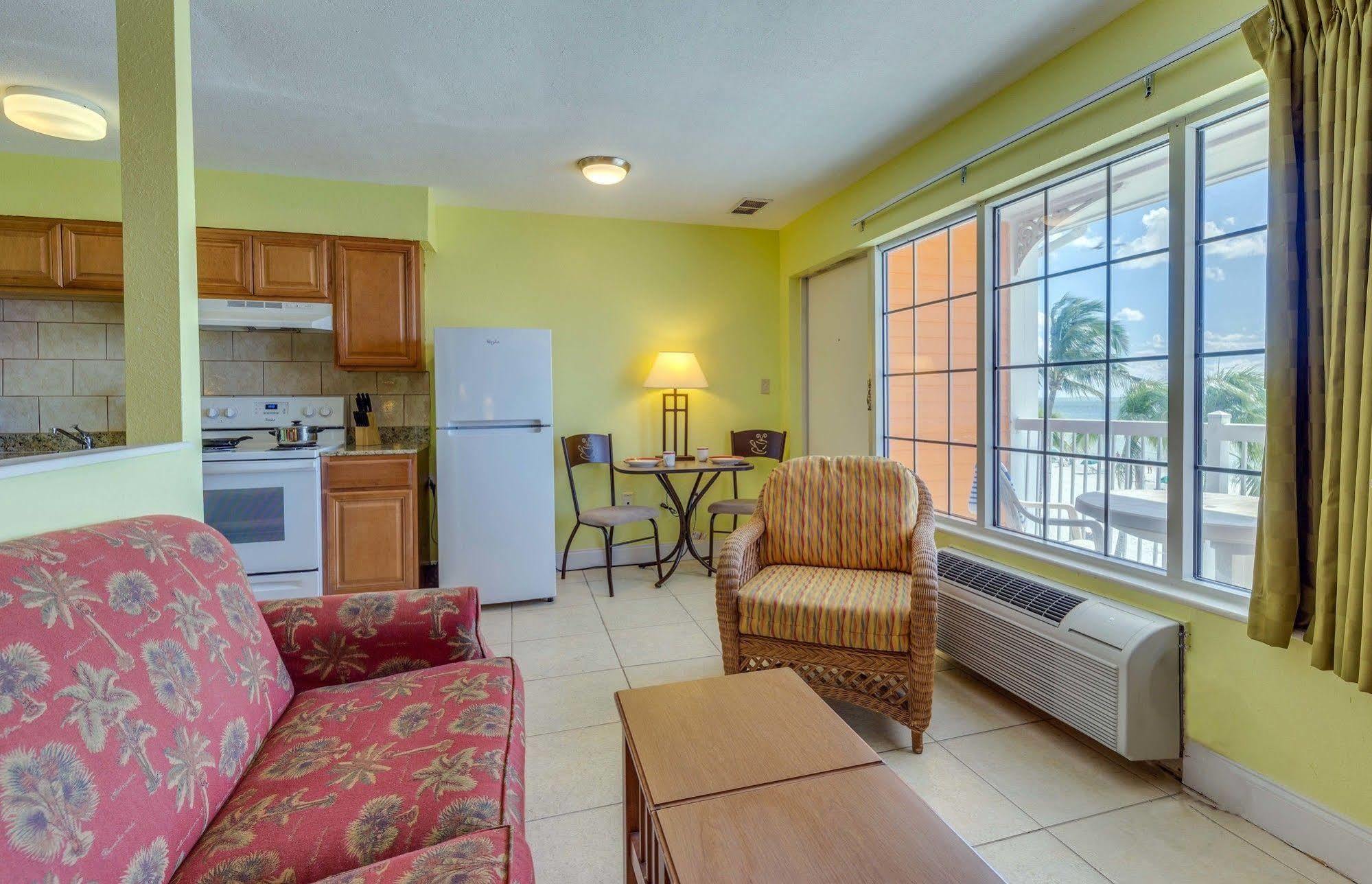 Pierview Hotel And Suites Fort Myers Beach Exterior foto